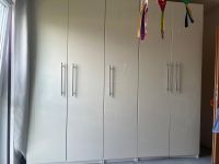 Ikea Pax Kleiderschrank Hochglanz fardal Türen  Lieferung Aufbau Berlin - Neukölln Vorschau