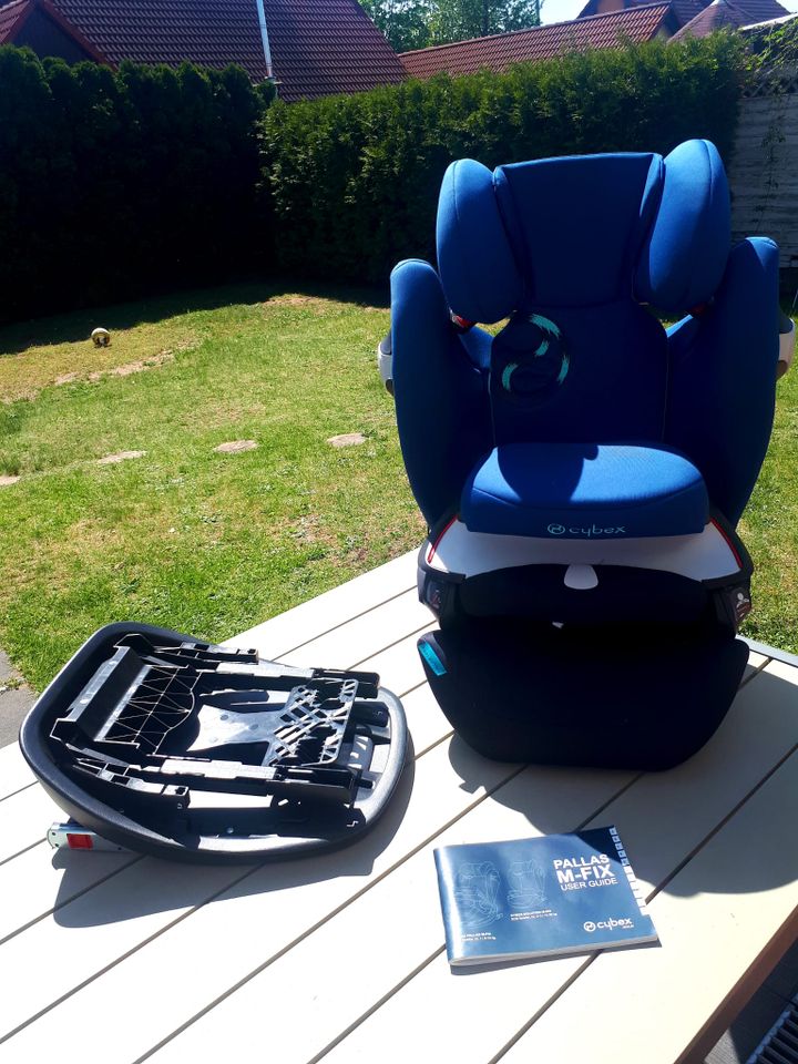 Kindersitz mit ISOFIX in Falkenberg/Elster