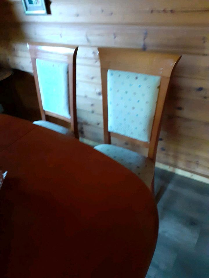 Tisch und 4 Stühle aus Kirschholz in Hannover