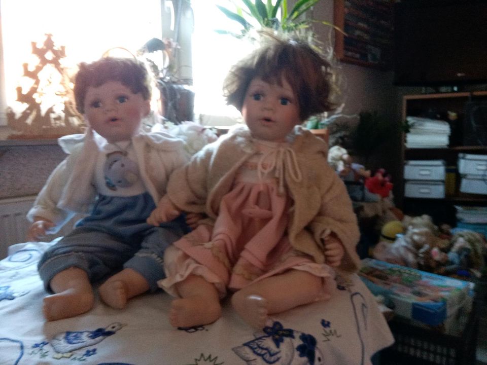 Children for the Future Barbara and Hannes 2 Porzellan Puppen in Eschershausen