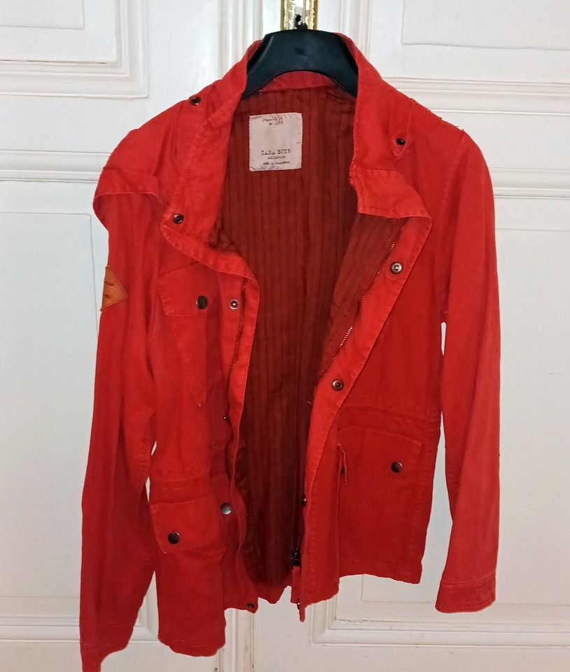 Zara Jungen Jacke in Wiesbaden