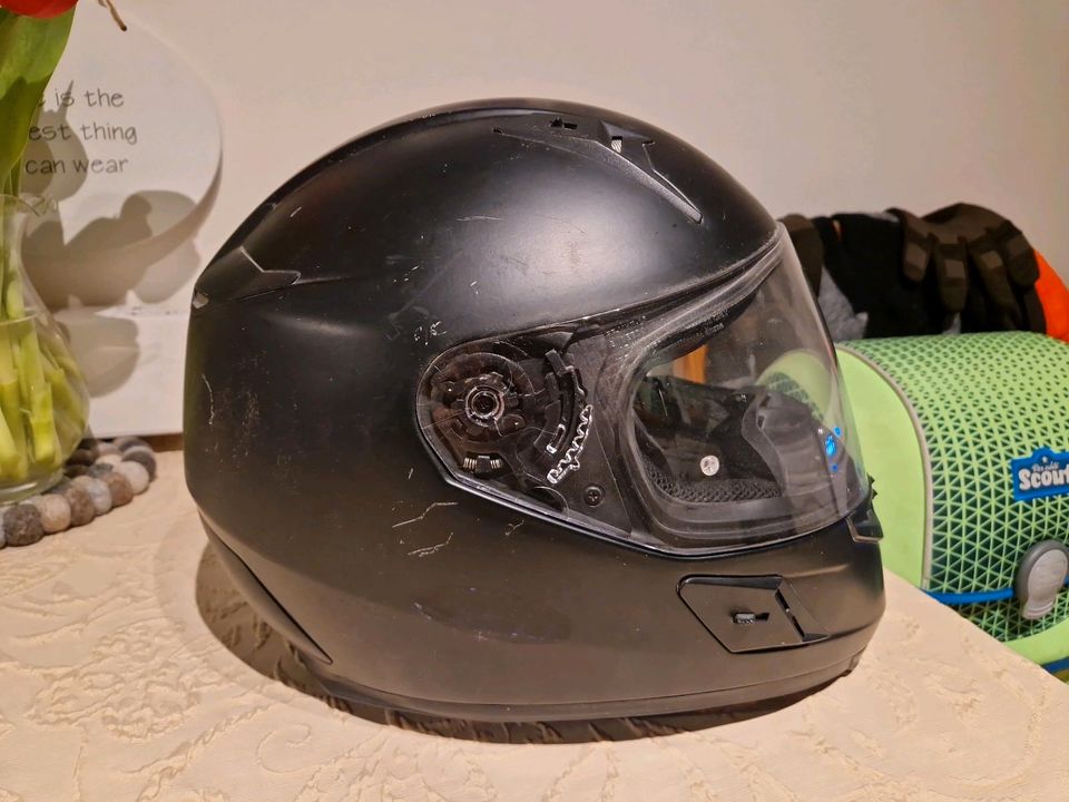 Helm Motorrad in Walluf