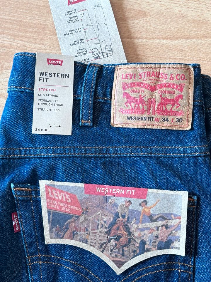 Levi’s Western Fit 34X30 Herren Jeans Neu mit Etikett in Berlin