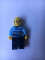 Spielzeugfigur Lego Polizist/Polizistin blaues Uniformoberteil Süd - Niederrad Vorschau