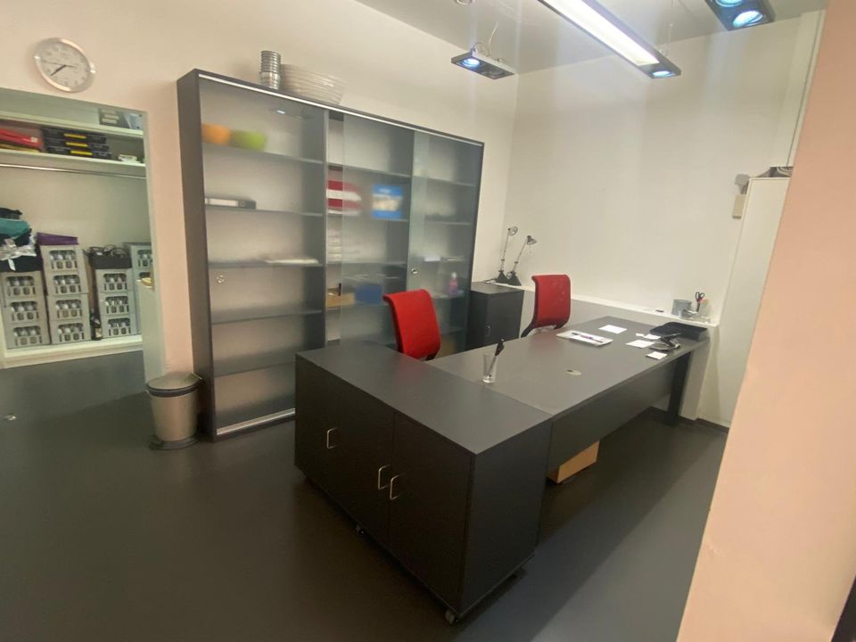 ❗️Büroset Modern /Stuhl /Schwarz /Stapelbar /Eckige Besprechungstische /Kantinentische /Büroschrank mit Glastür/ Modern/ Sideboard/ Tisch/ Büroeinrichtung/ Büromöbel/ Hochwertig/ Günstig in Linden