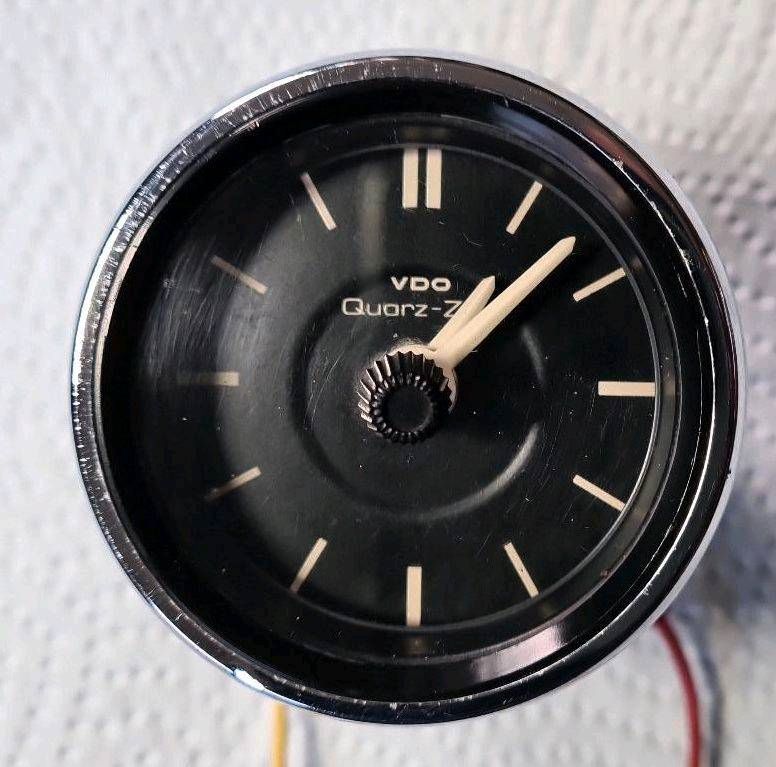 VDO Uhr Mercedes original /8 W114, W115 12V in Mainstockheim