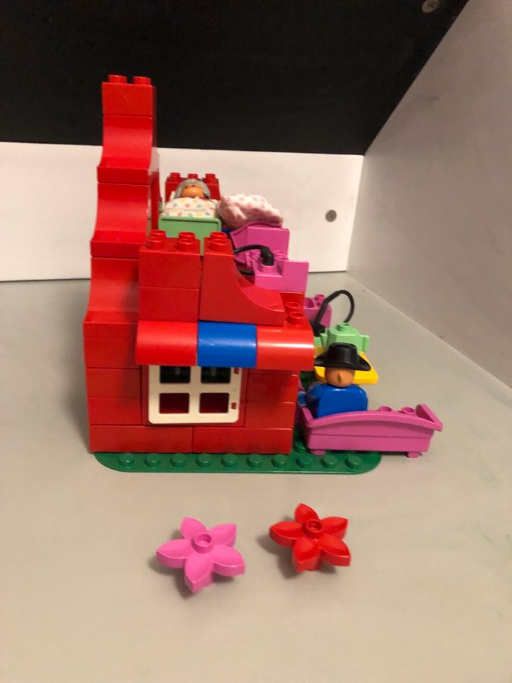 Lego duplo Wohnhaus + Platte See Haus Einrichtung Möbel Wüste Oma in Mettmann