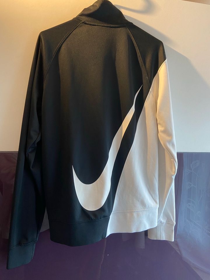 Nike Trainingsjacke Swoosh in Hallstadt