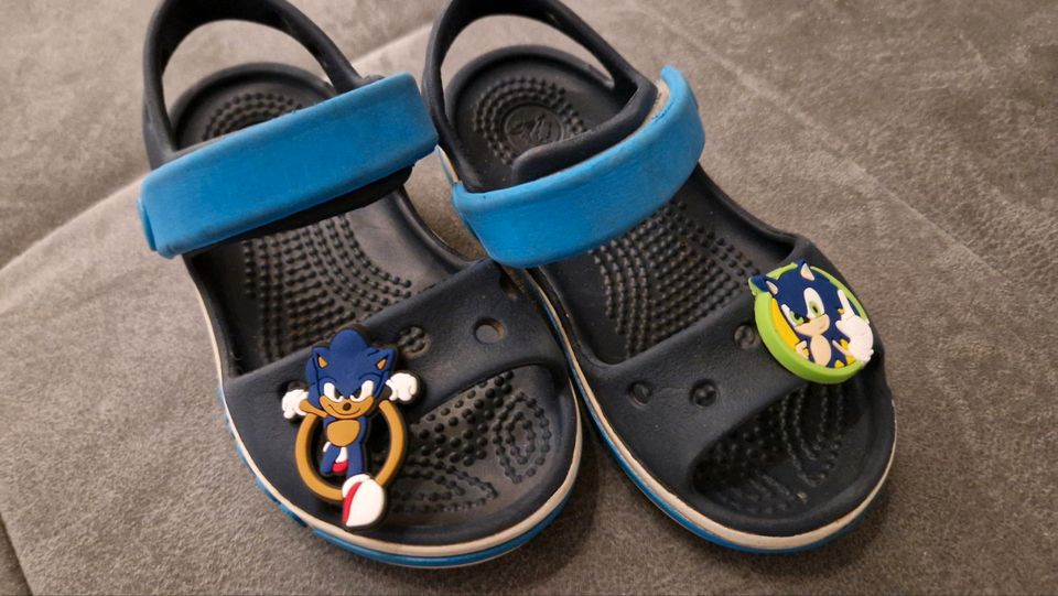 Crocs c6 gr. 22/23 blau Sandale Schuhe Sonic the Hedgehog stecker in Falkensee