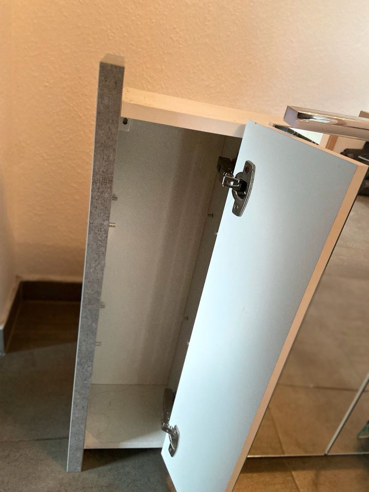 Badezimmer Spiegel neu in Kastellaun