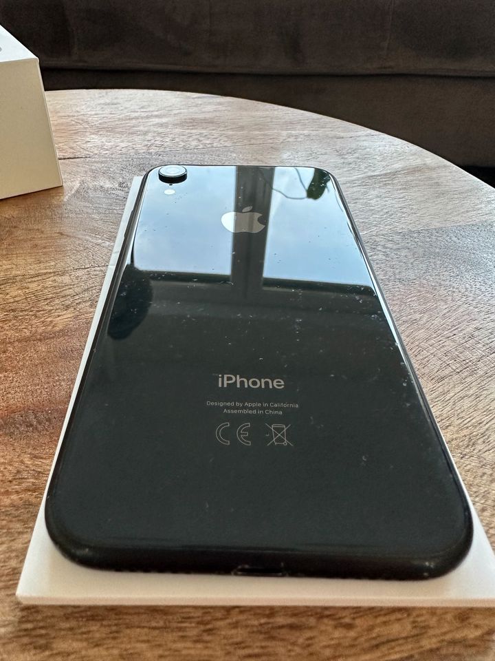 iPhone XR Schwarz 64GB in Bad Liebenzell