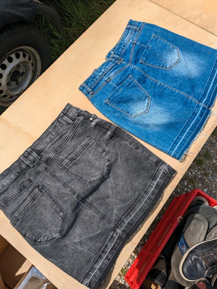 Jeansröcke verschiedene Marken in Ortenburg