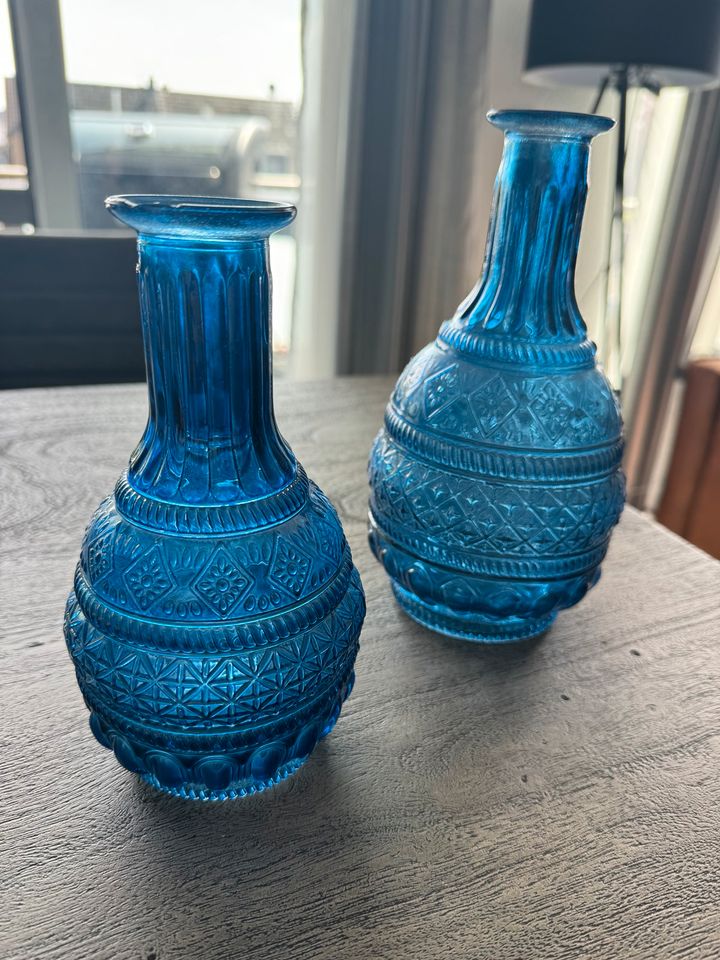 Zwei blauen Vasen (Set) in Neuss
