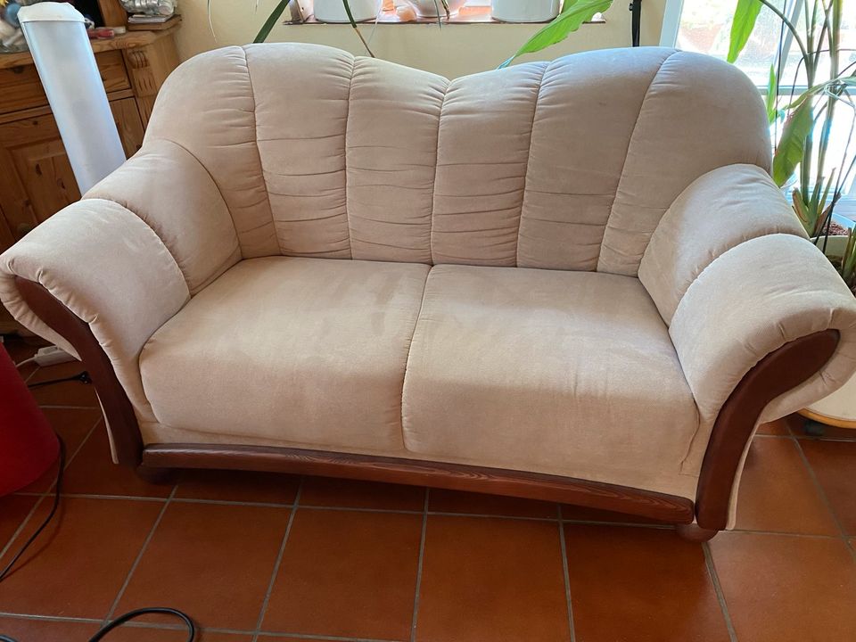 2-Sitzer Sofa, Antik-Look, wie bei Loriot in Harsum