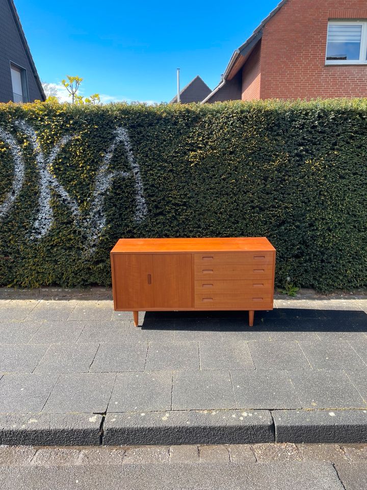 ◤ sideboard von poul dogvad hundevad 1960er Teakholz lowboard Vintage Design mid Century Schrank Dänisch Kommode 50er 60er 70er Retro Teak Holz anrichte Buffet Danish Schubladenkommode in Berlin