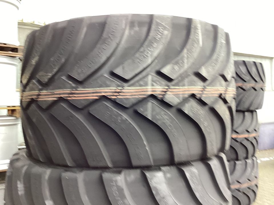 Neue Trelleborg 850/50R30.5 182D Twin Radial Transportreifen in Witzmannsberg