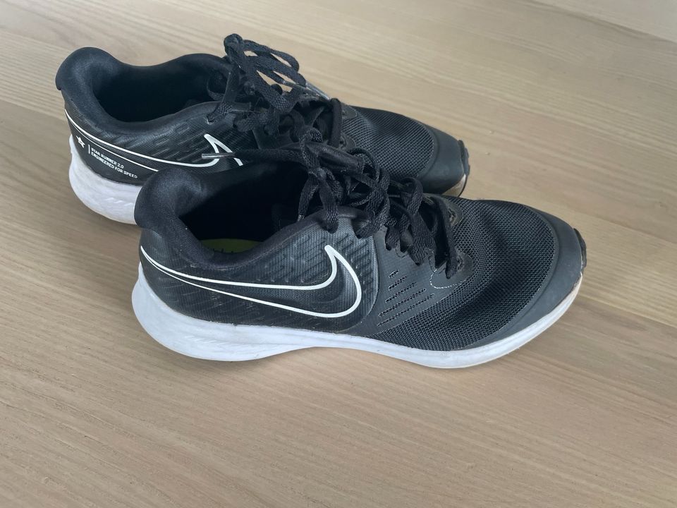 Nike Turnschuhe in Attendorn