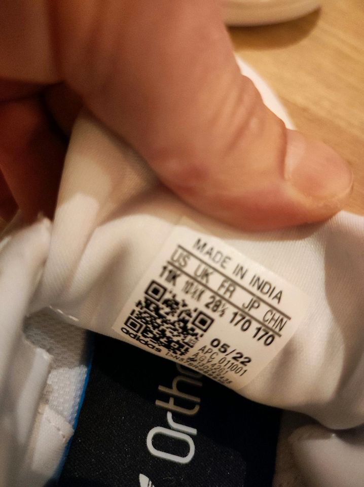 Adidas Mädchen Schuhe 28,5 neu in Husum