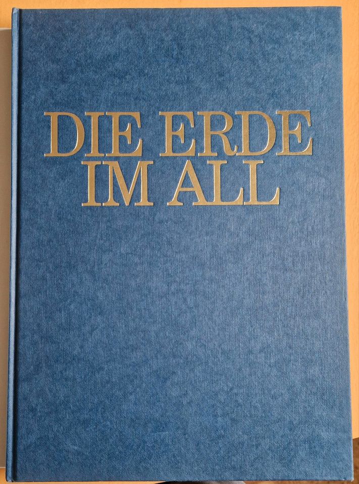 Die Erde im All in Haan