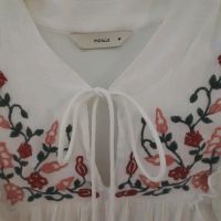 Weiße Bluse mit gesticktem Blumenmuster Nordrhein-Westfalen - Lage Vorschau