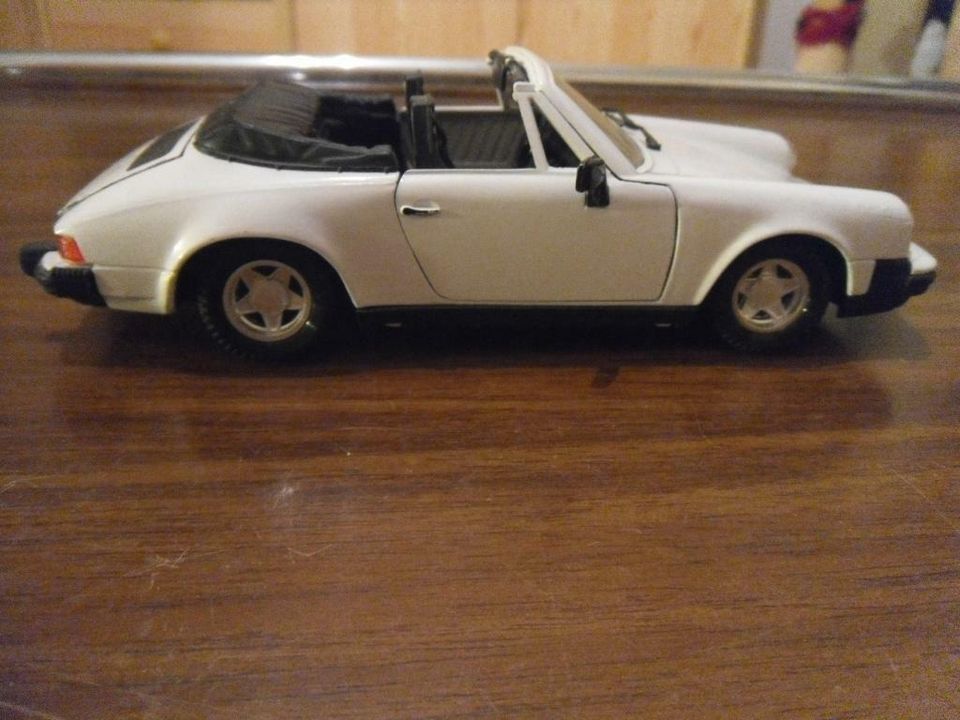 Porsche 911SC Lenkbar von Polistil 1/25 aus den 1980er Jahren in Bonn