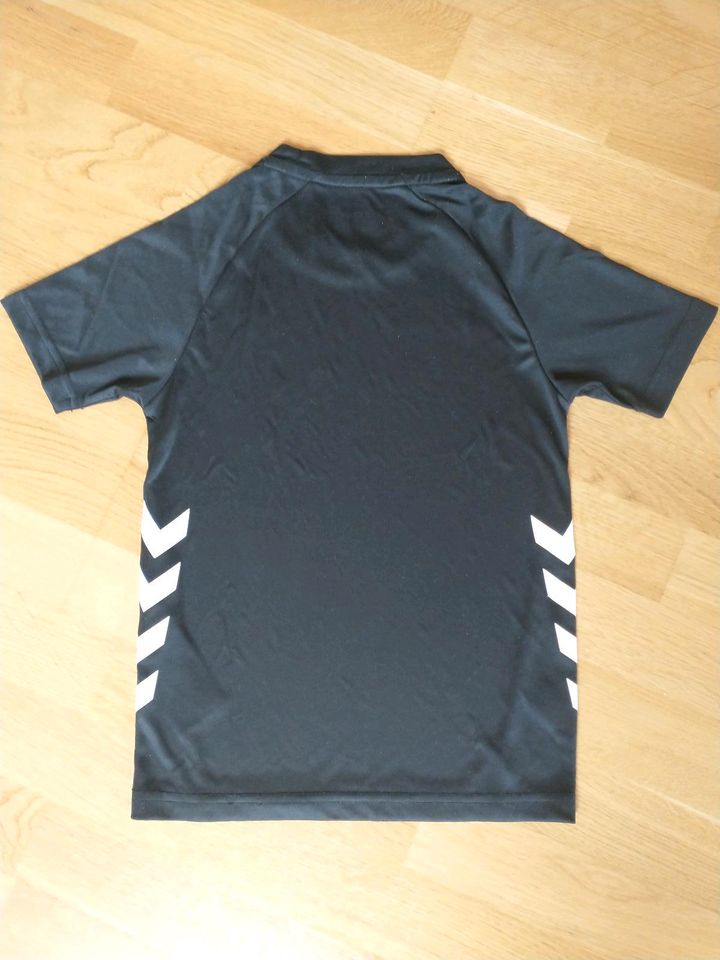 Hummel Sportshirt Gr. 116 in Damendorf