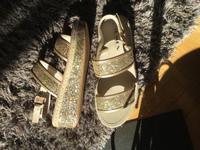 Sandalen mit goldenem Glitter Nordrhein-Westfalen - Hagen Vorschau