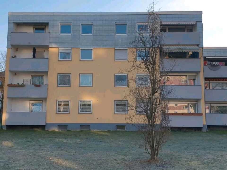2-Raum-Wohnung mit Balkon und Garage in Leverkusen
