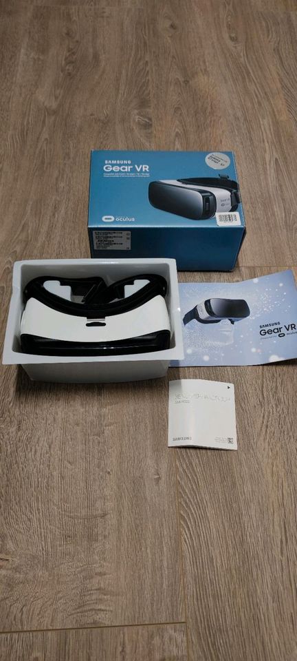 Samsung Gear VR Brille Oculus SM-R322 mit Ovp in Künzelsau