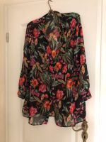 Blusenjacke Bluse Jacke Größe 42 Blumen Berlin - Tempelhof Vorschau