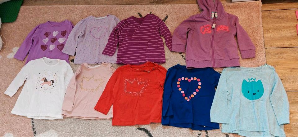 Shirts Mädchen, Babykleidung, Gr. 86 Preis je Shirt in Niederschönenfeld