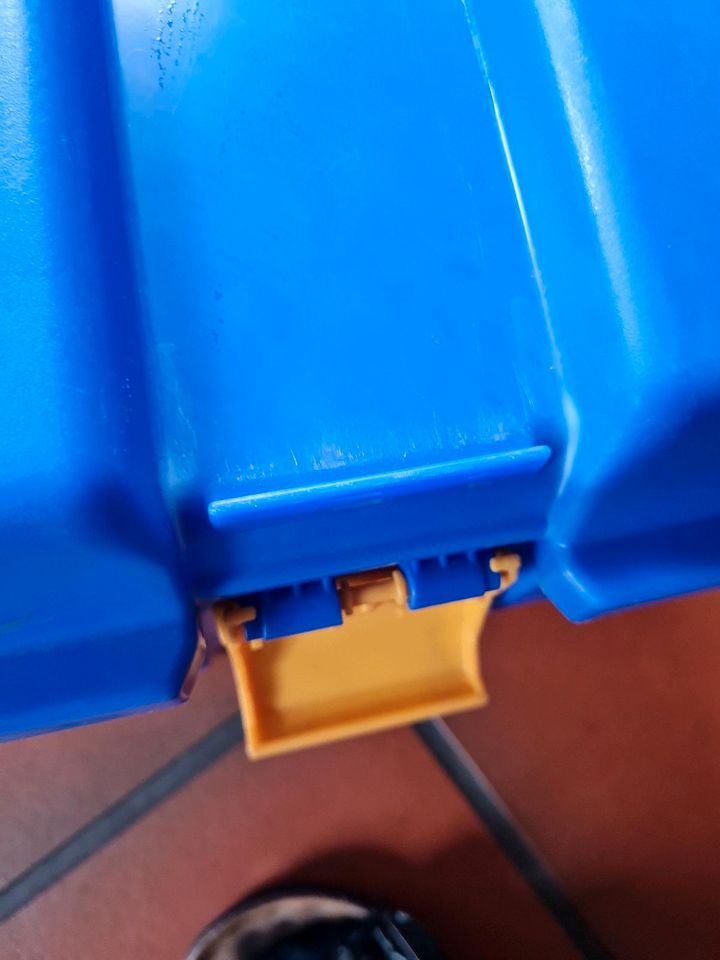Große Kiste Truhe curver aus Plastik blau/gelb Transportkiste in Witten