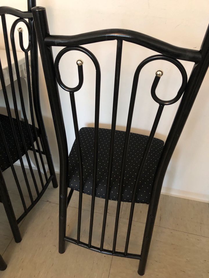 4 Stühle schwarz Metall in Nürnberg (Mittelfr)