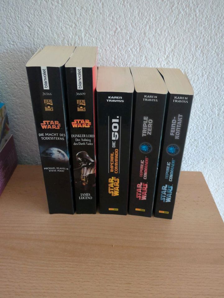 Star Wars Taschenbücher zusammen 15€ in Niederbreitbach