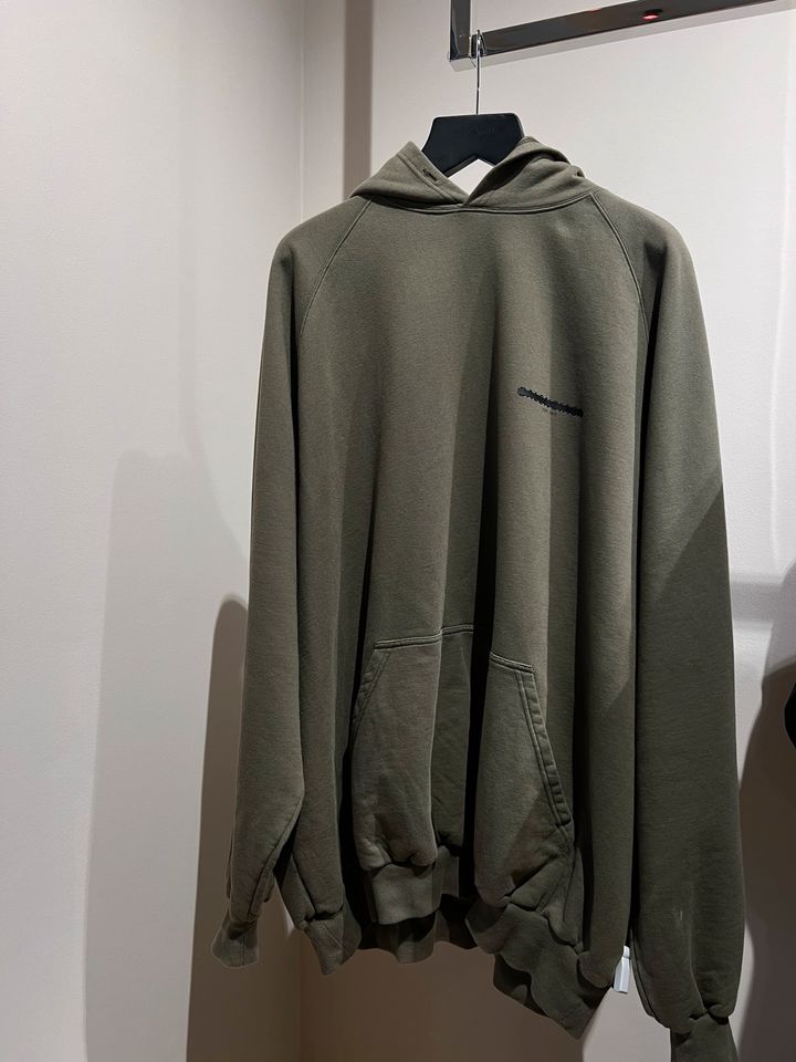 Balenciaga Strike 1917 Hoodie Pullover in Düsseldorf