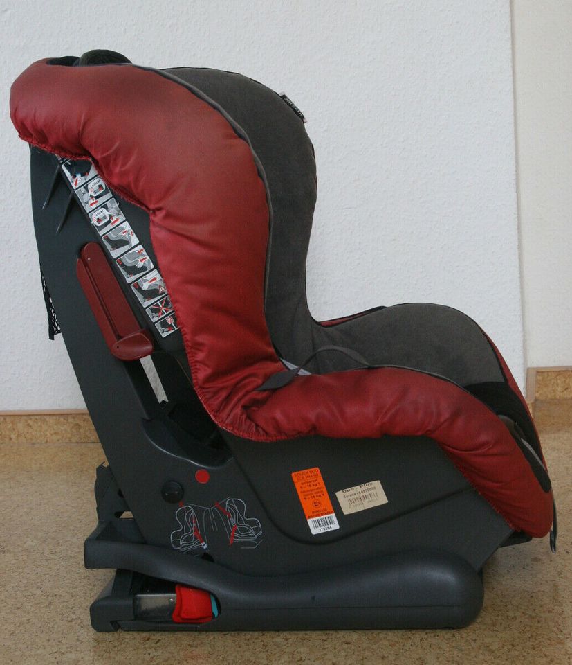 Auto-Kindersitz Römer Duo plus incl. Unterlage / Sitzschoner in Stuttgart