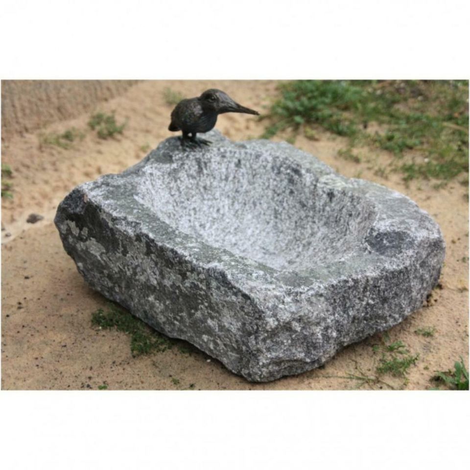 BEISPIEL BILD VOGELTRÄNKE GRANIT MIT BRONZE VOGEL NATURSTEIN in Essen