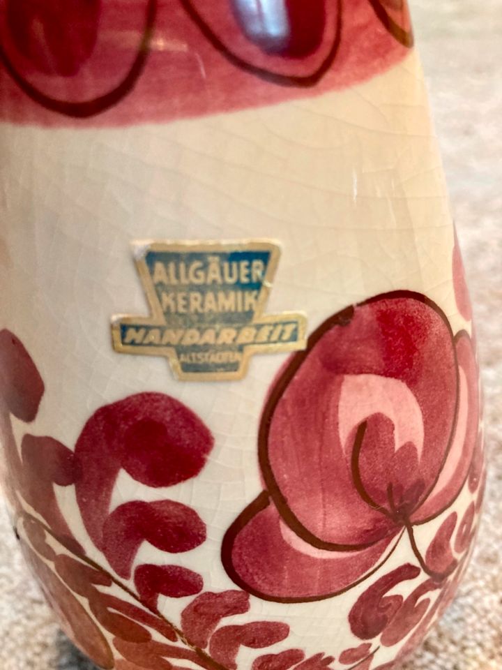 Vasen von Allgäuer-, Pfrontener- und Hindelanger Keramik in Sonthofen