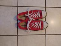 Sportschuhe "Converse" Größe 37,5 in rot Niedersachsen - Langenhagen Vorschau