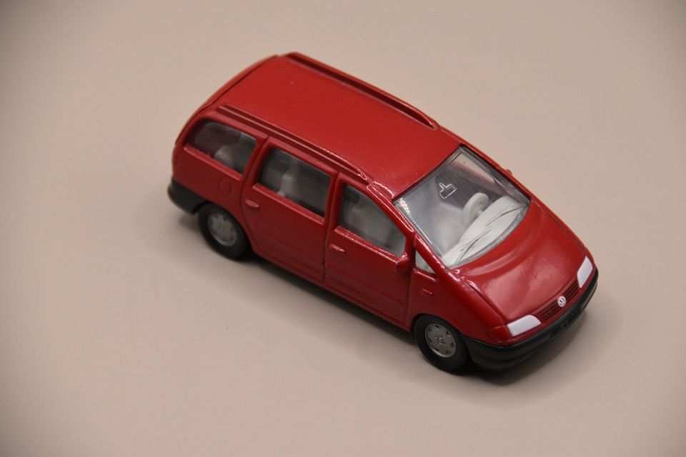 Siku 1046 - VW Sharan 1:55 in Düsseldorf