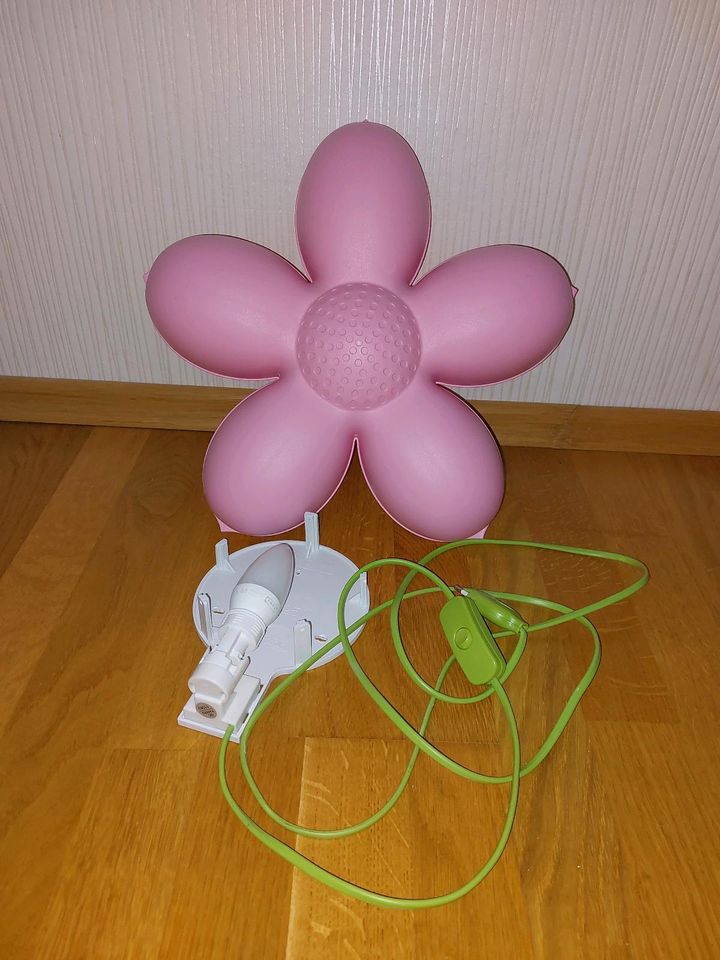 Ikea Smila Blomma Lampe Mädchen Blume rosa in Leinburg