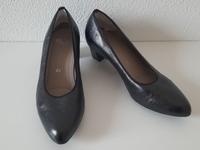 wie neu Ara Pumps 2,5 35 Leder gedämpft schwarz metallic Schimmer Bayern - Hallbergmoos Vorschau