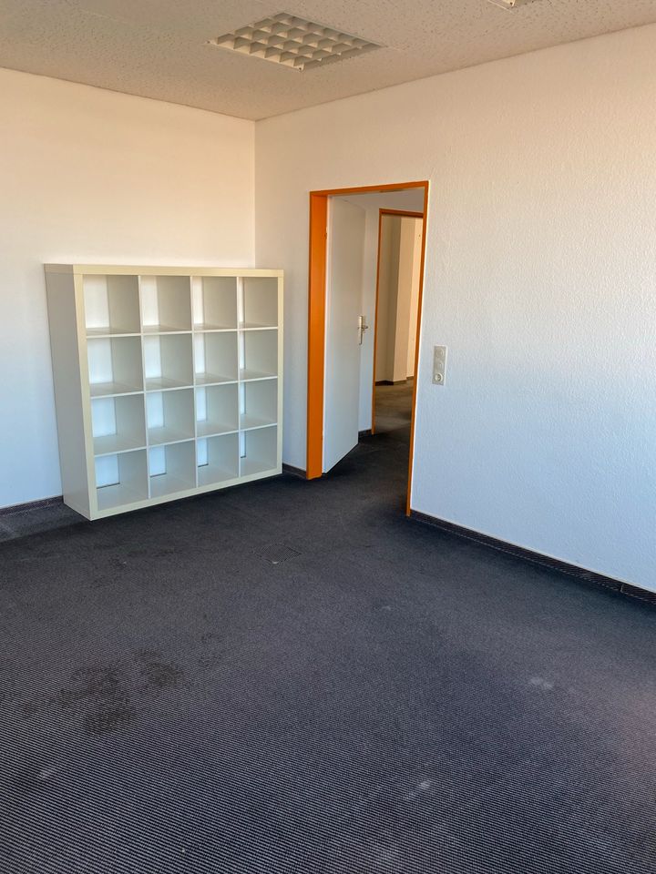 Büroetage, 6 Räume, 150 qm, Parkplätze, Südstr. Wuppertal in Wuppertal