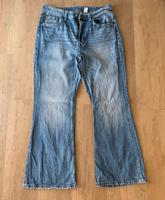 Blaue Bootcut Jeans Damen Größe 40, Midwaist und Loose Fit Brandenburg - Hoppegarten Vorschau