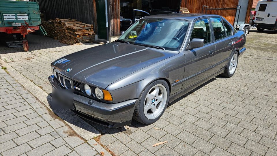 BMW E34 M5 3,6l Sebringrau in Murrhardt