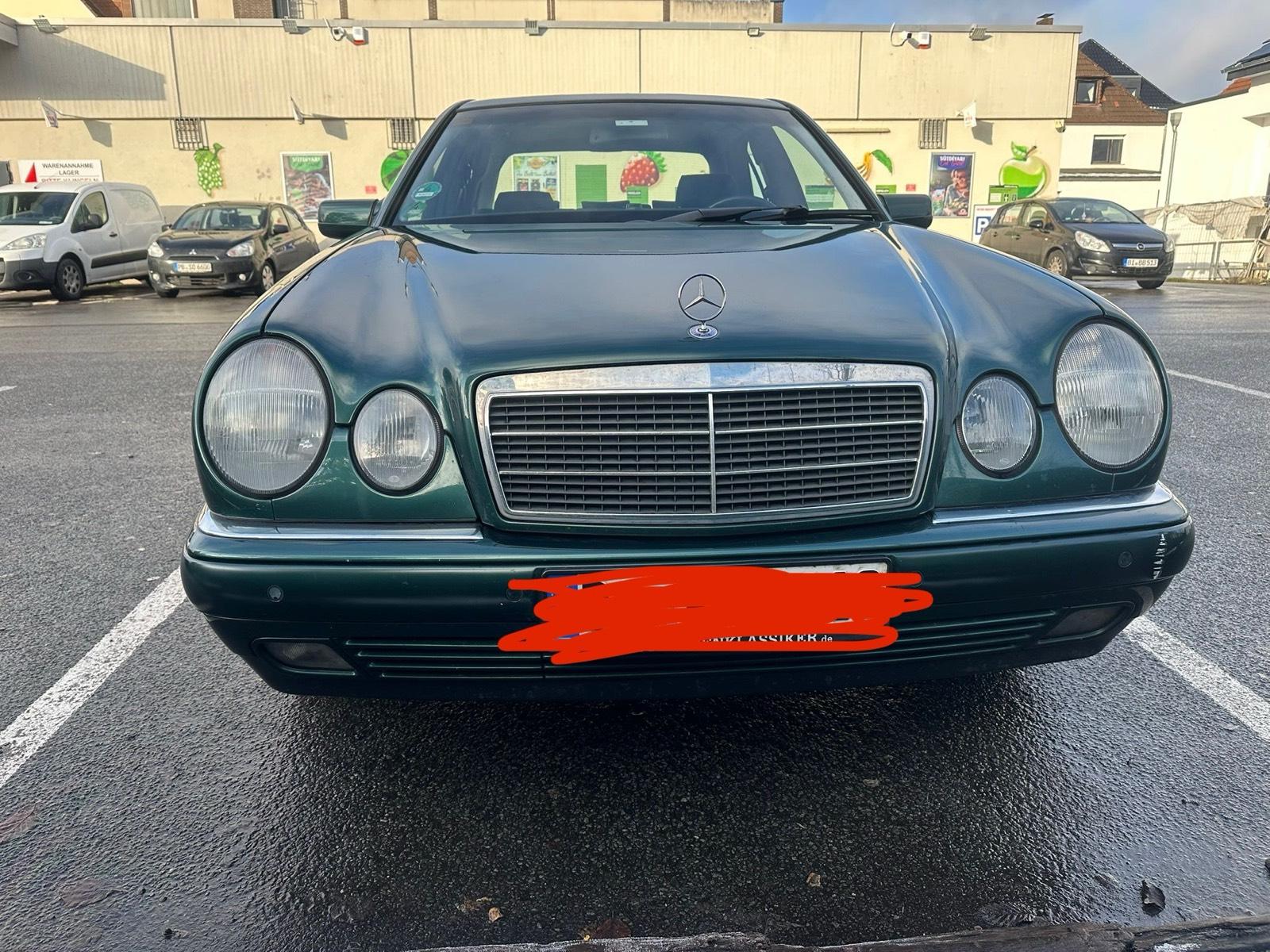 Abbildung des Autos Mercedes E240 1999 bauja…