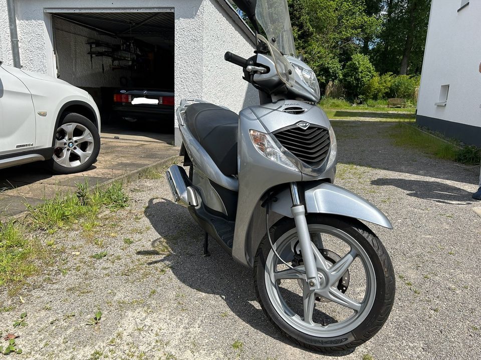 Honda SH 125 Roller in Köln