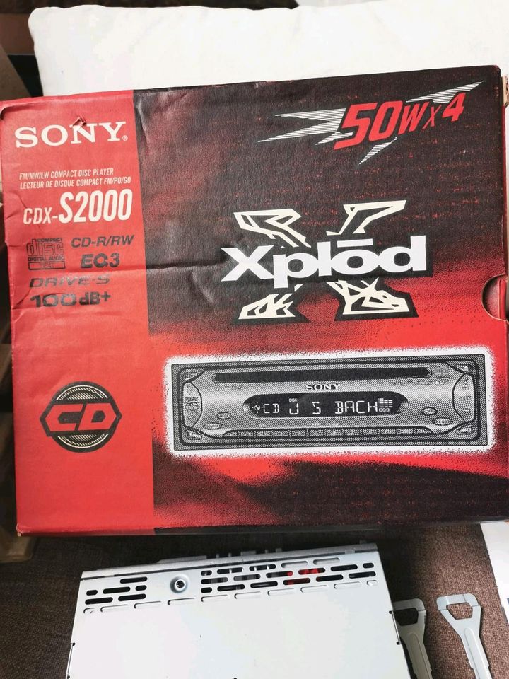 Sony CDX S2000 Autoradio CD Radio W201 E30 G E36 in Hamburg