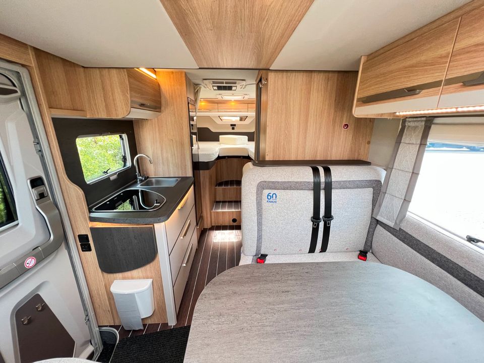 Knaus Sky Wave 650 MEG Einzelbetten hinten + Hubbett für 2-4 Personen | Automatik Wohnmobil Reisemobil Camper mieten - Camping Urlaub in Salzkotten