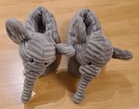 Pepperts Kinder Elefanten Hausschuhe Pantoffeln Größe 32/33 Nordrhein-Westfalen - Kerpen Vorschau